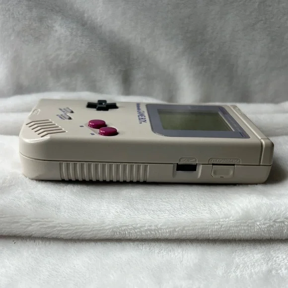 VINTAGE - Nintendo Game Boy Handheld - Picture 4 of 7